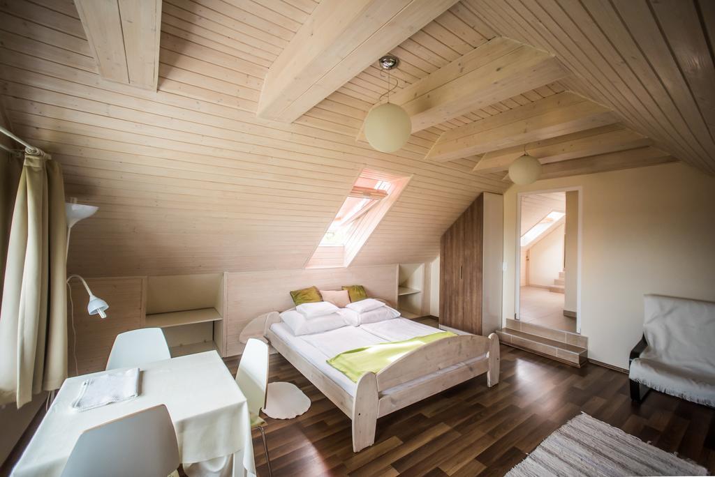 Barcza Vendeghaz Hotel Balatonfüred Екстериор снимка