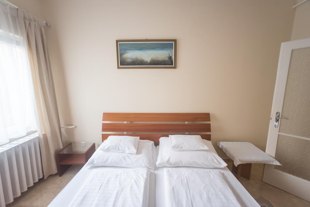 Barcza Vendeghaz Hotel Balatonfüred Екстериор снимка