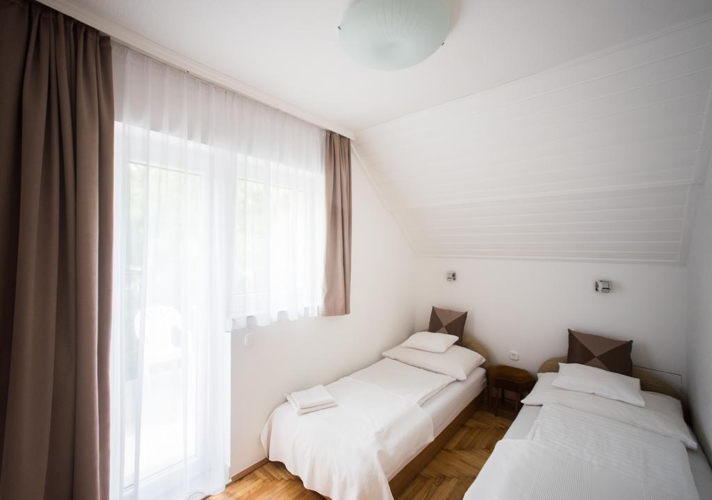 Barcza Vendeghaz Hotel Balatonfüred Екстериор снимка